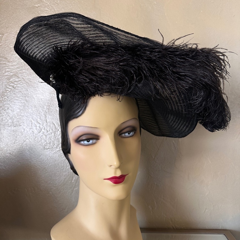 MAGNIFICENT 1950s' SEE-THROUGH BLACK STRAW WIDE BRIM HAT + LARGE OSTRICH FEATHER